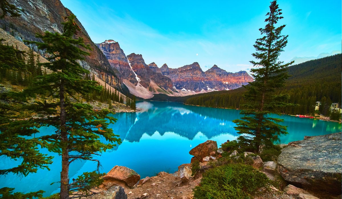 list of the most beautiful lakes in canada