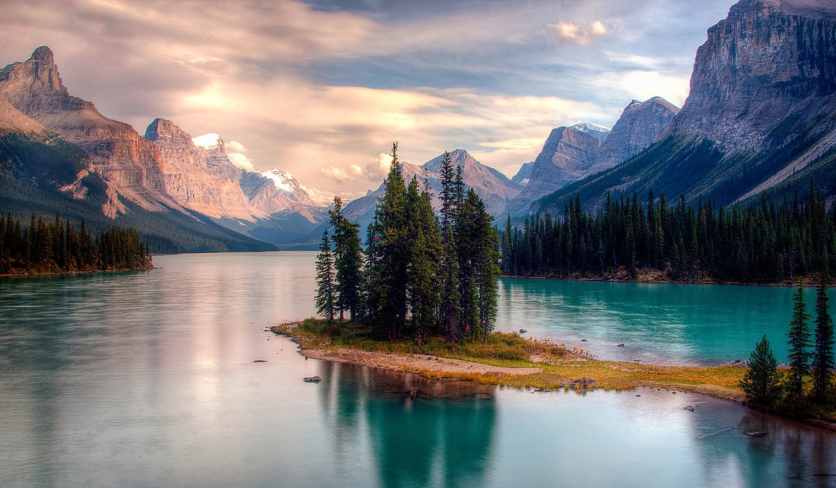 exploring the best places to see Sunsets in Canada