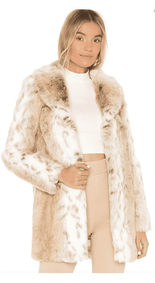 Faux Fur Coat: Fall/Winter capsule wardrobe outfits