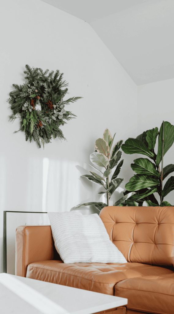 1 10 College Apartment Living Room Decor Ideas