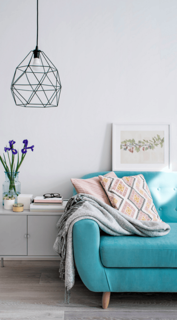 2 12 College Apartment Living Room Decor Ideas