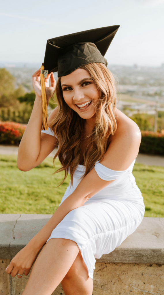 2 2 Cute Graduation Outfit Ideas