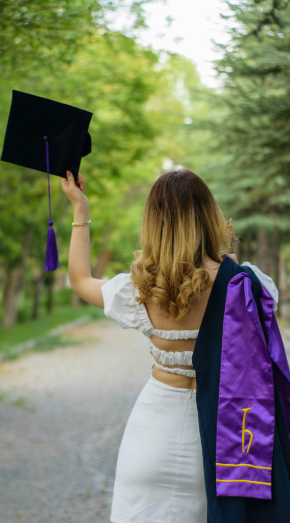 21 1 Cute Graduation Outfit Ideas