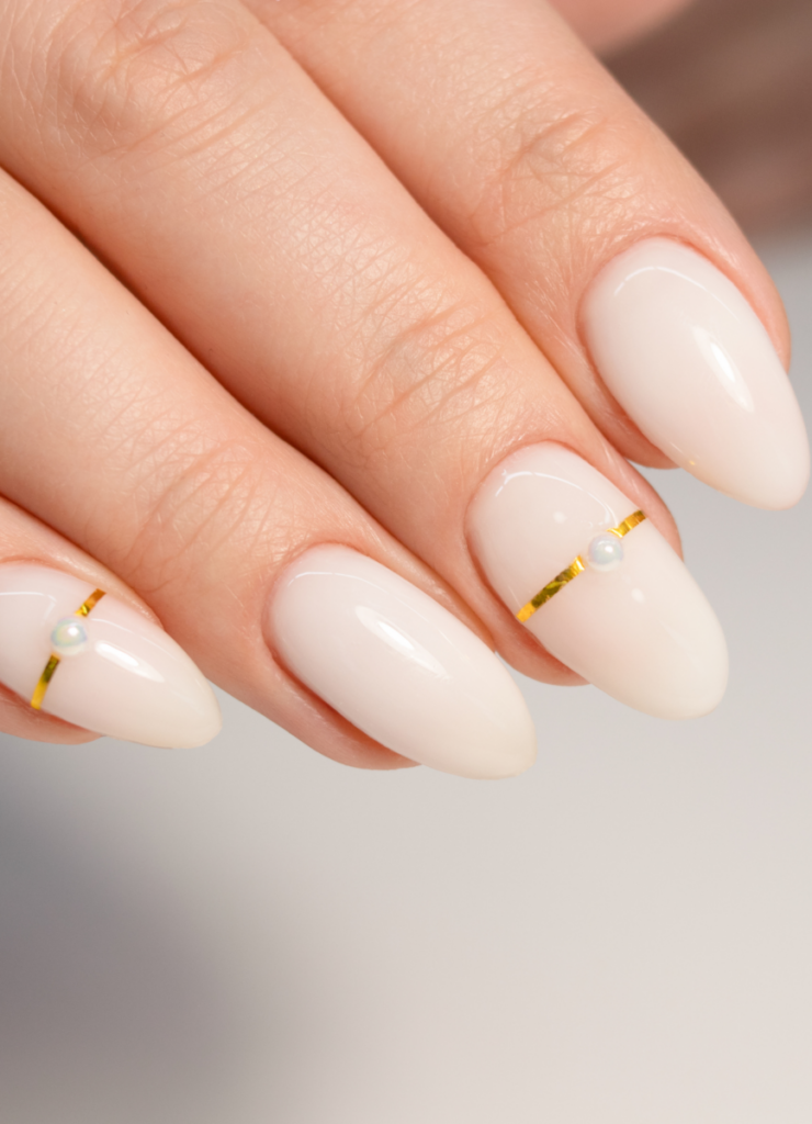 21 2 The Cutest Gradutaion Nails to Try
