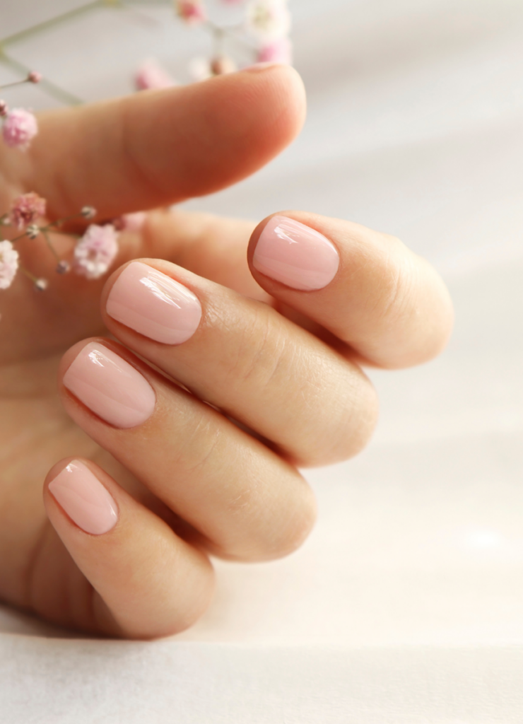 25 2 The Cutest Gradutaion Nails to Try