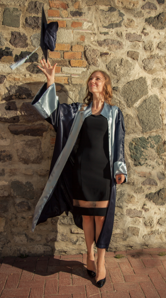 28 Cute Graduation Outfit Ideas