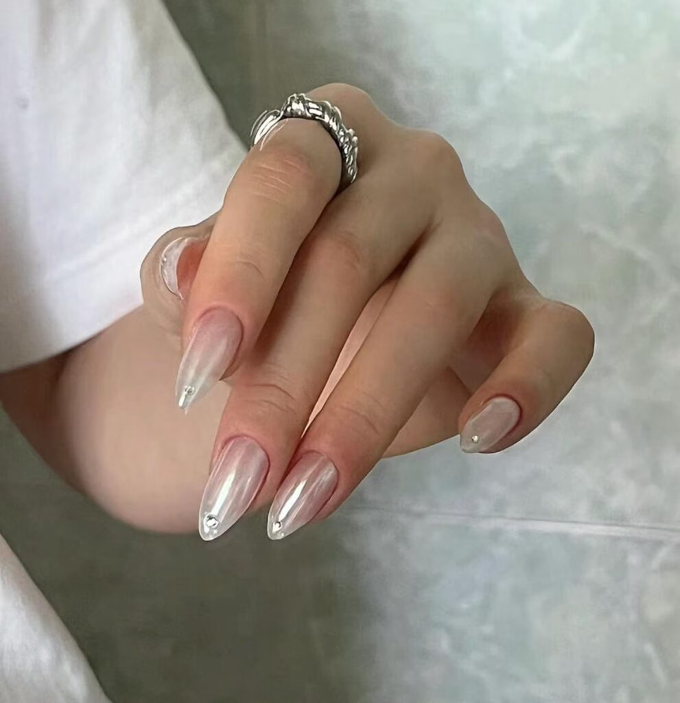 5 Super Classy White Nails