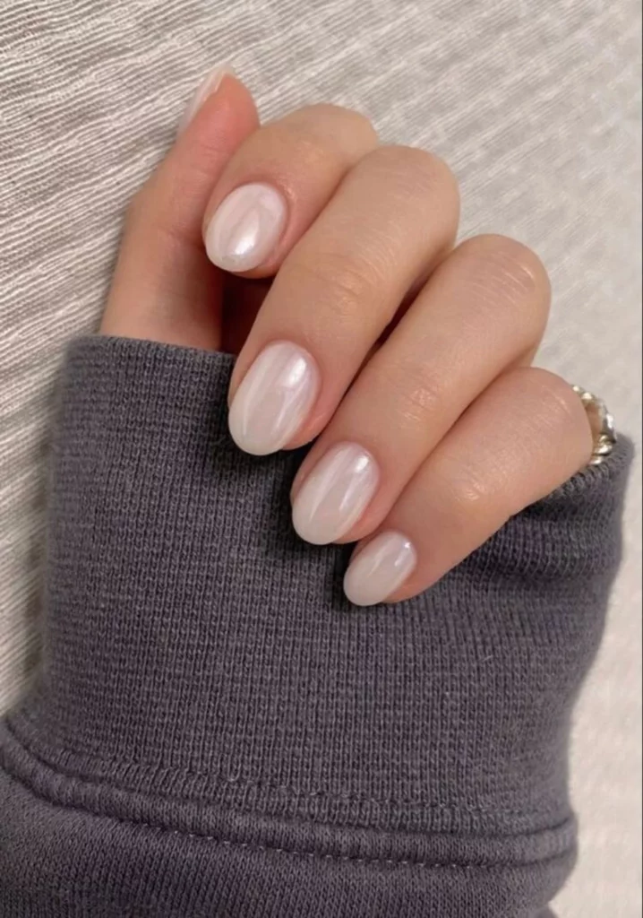 7 3 Super Classy White Nails