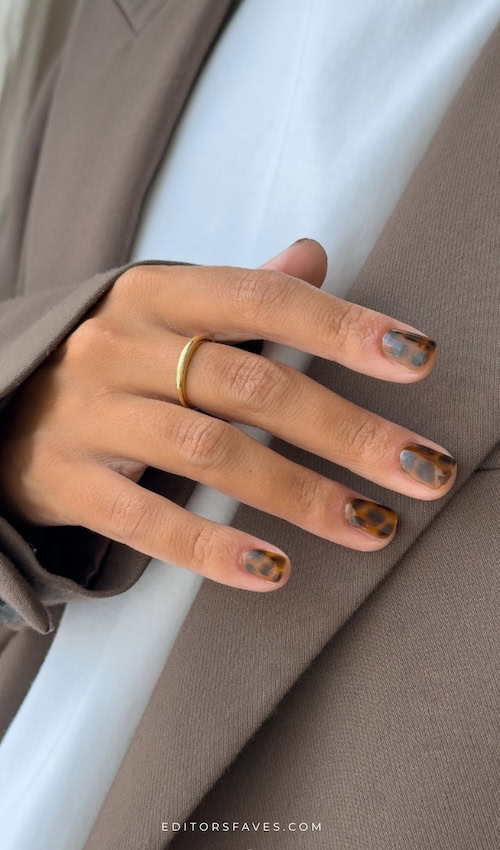 amazing fall nails tortoiseshell design to show your nail tech