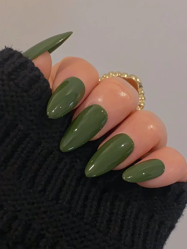 1 3 Gorgeous Green Nails Inspo