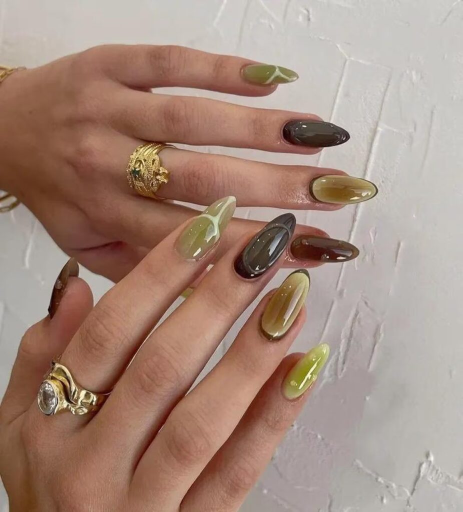 10 Gorgeous Green Nails Inspo