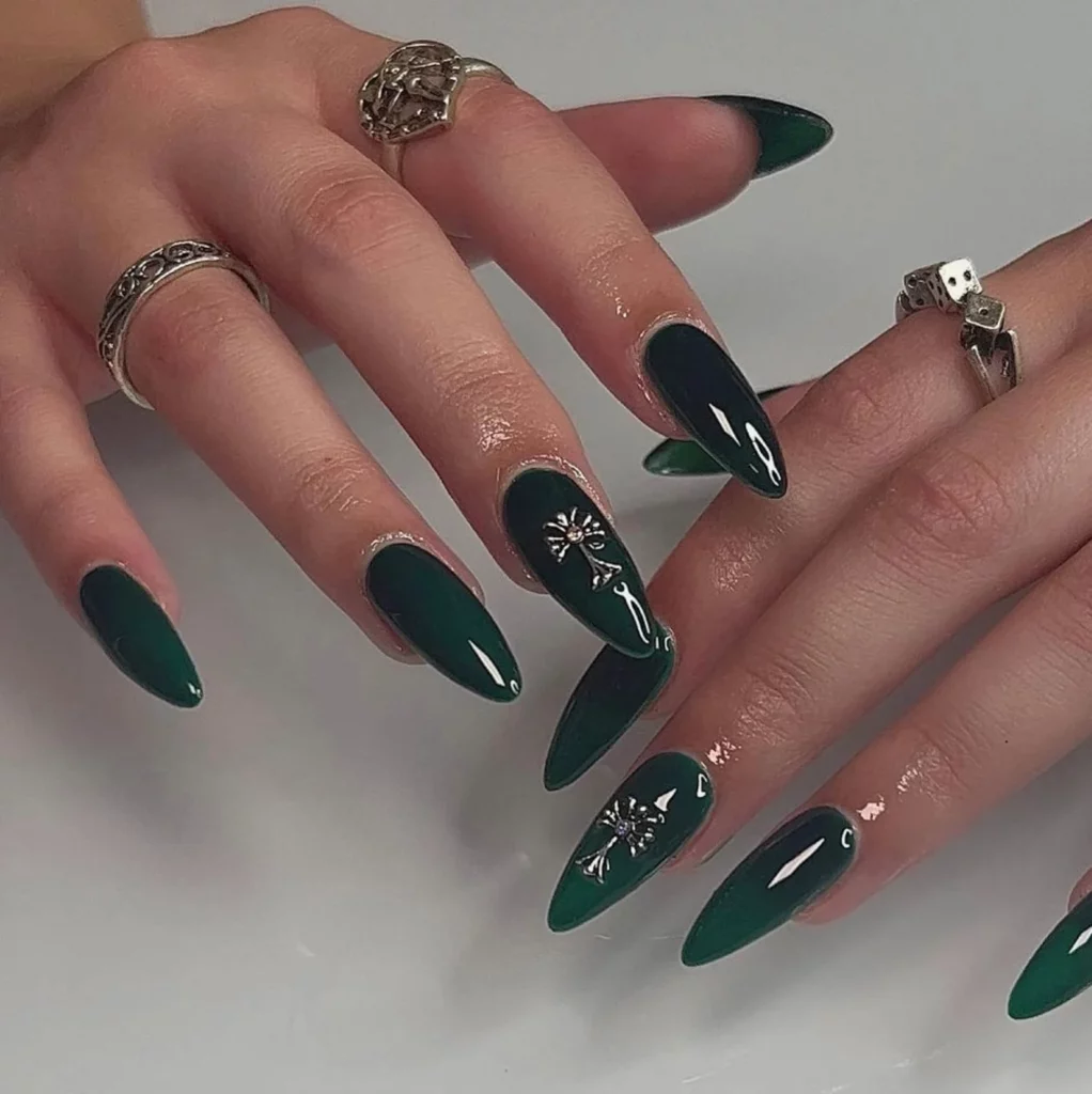 4 3 Gorgeous Green Nails Inspo