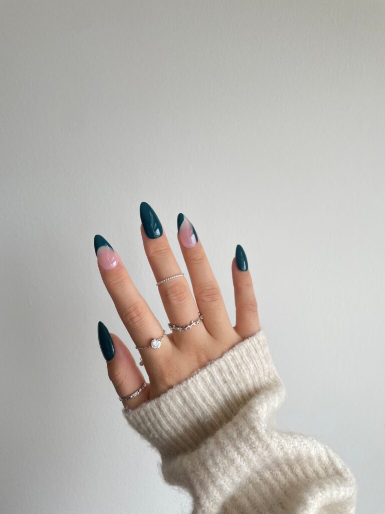 5 2 Gorgeous Green Nails Inspo