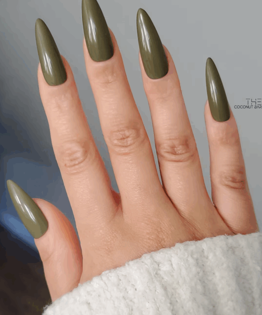 6 2 Gorgeous Green Nails Inspo