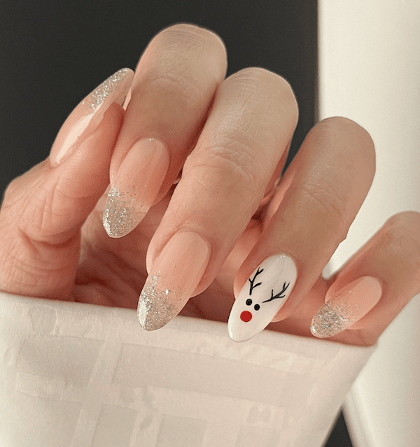 adorable reindeer nails december