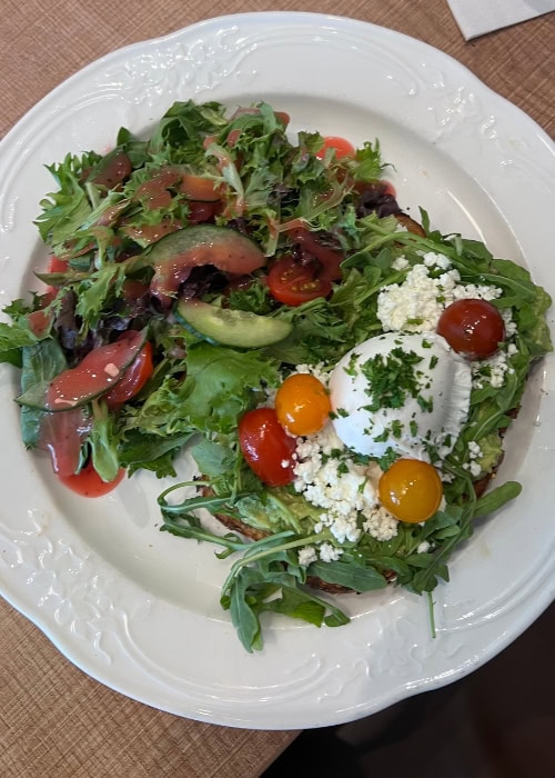 Bellaggio Cafe avacado toast