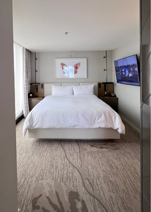 JW Parq Vancouver Review bedroom